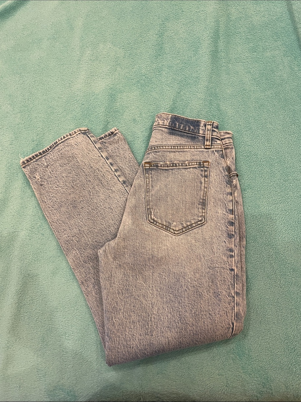 Abercrombie & Fitch Curve Love Ultra High Rise 90s Straight Jean size 28/6 short